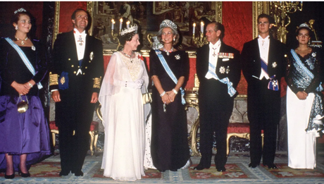 La vez en que la Reina Isabel II visitó Barcelona Solo una vez la reina Isabel II visitó España