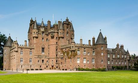 ISABEL II DE INGLATERRA HUYO DEL CASTILLO DE GLAMIS POR LA PRESENCIA DE FANTASMAS