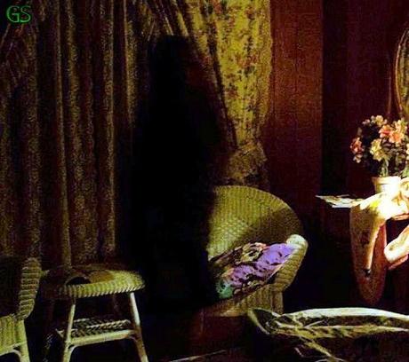 SOMBRAS FANTASMAS EN UNA CASA DE VIRGINIA CITY, NEVADA, ESTADOS UNIDOS