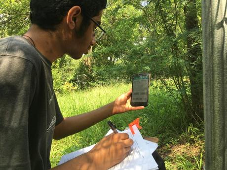 This 17-year-old created an AI-powered app to help farmers around the world