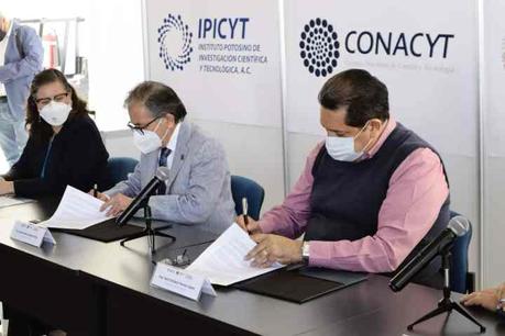Interapas e IPICYT formalizan convenio de colaboración, investigadores realizarán estudios para la ubicación óptima de nuevos pozos.