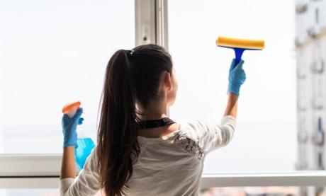 Derecho a paro de las empleadas de hogar: requisitos, quiénes lo pueden cobrar y cómo solicitarlo