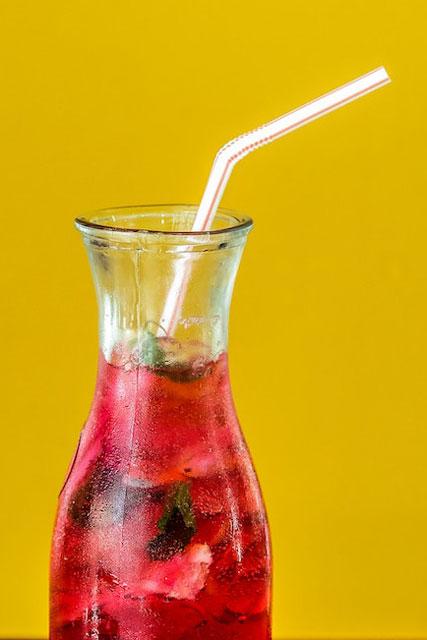 bebida con kombucha de frutos-del-bosque