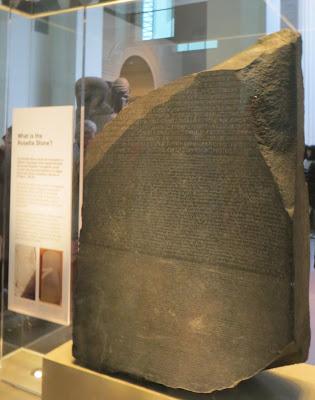 Bicentenario: Champollion, los jeroglíficos egipcios y la piedra de Rosetta.