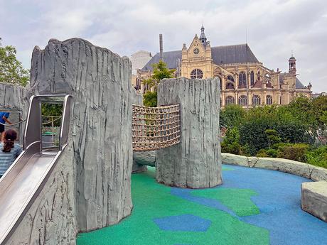 Parque infantil en Les Halles, París.