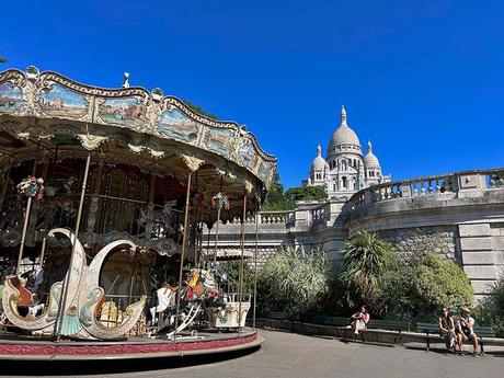 París con niños: 25 planes y más sin tener que pisar Disney Tiovivo bajo la basílica del Sacre Couer en París