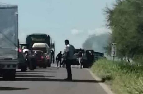 Enfrentamiento entre autoridades y civiles en Cárdenas