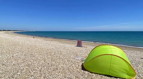 Carpa en la playa de Pagham