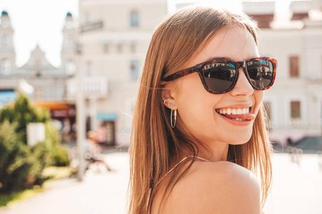 Las nuevas gafas de sol de Hanley están fabricadas con TR90 y acetato Las nuevas gafas de sol de Hanley están fabricadas con TR90 y acetato