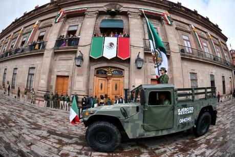 Ricardo Gallardo encabeza el desfile de este 16 de septeimbre
