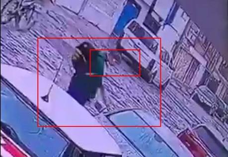 (video) Asaltantes asechan y roban autos en el Barrio de Tequis