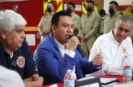 Gobierno del Estado brinda apoyo de 300 mil pesos al cuerpo de Bomberos