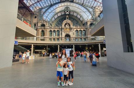 Viajar a Bélgica con niños: moverse en tren con niños desde Bruselas