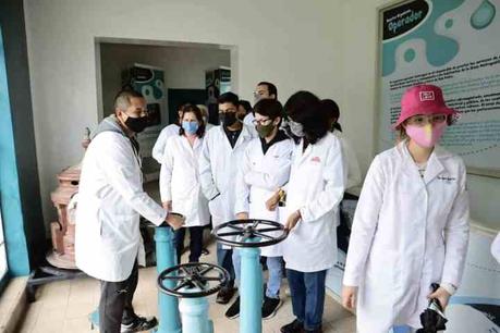 Planta Los Filtros, recibe visita de alumnos de la facultad de ciencias químicas de la UASLP Planta Los Filtros, recibe visita de alumnos de la facultad de ciencias químicas de la UASLP