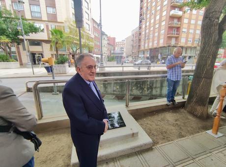 Damián Tascón recibe el reconocimiento de Ponferrada por la puesta en marcha del Banco de Alimentos del Sil 1