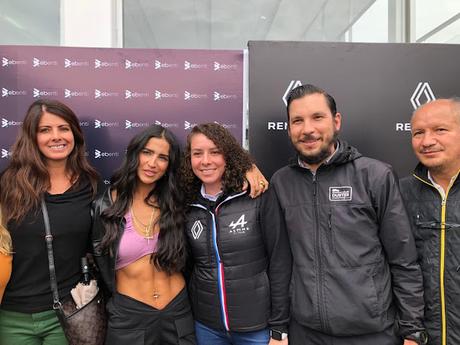 BÁRBARA DE REGIL DE VISITA EN RENAULT ECUADOR