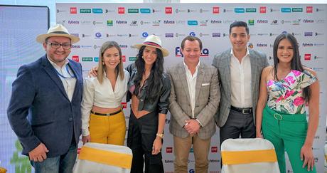 BÁRBARA DE REGIL DE VISITA EN RENAULT ECUADOR