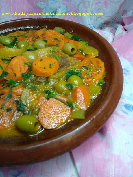 TAJINE DE BŒUF AUX CAROTTES ET AUX OLIVES  / BEEF TAGINE WITH CARROTS AND OLIVES / TAJÍN DE TERNERA CON ZANAHORIAS Y ACEITUNAS / طاجين اللحم البقري و الجزر