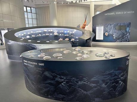 exposición sobre agua dulce en el museo Perlan de Islandia