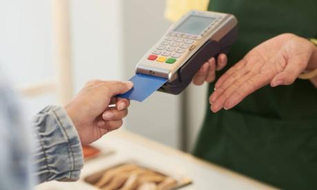 El Banco de España aclara quién puede acceder a una cuenta bancaria sin comisiones