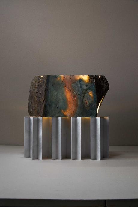 De la papelera al pedestal: las luminarias que elevan el descarte a obras de arte