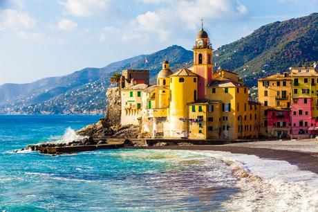 Camogli es un espléndido pueblo que se asoma al golfo Paradiso, en la maravillosa Ribera Italiana de Levante