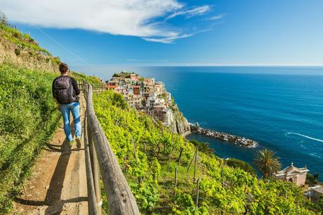 En Liguria, escalando vertiginosos acantilados sobre el mar