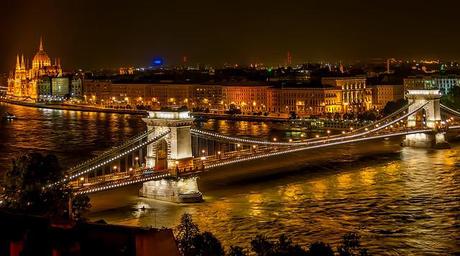 ¿Cómo alquilar un coche en Dubái? 10 destinos inolvidables en Budapest