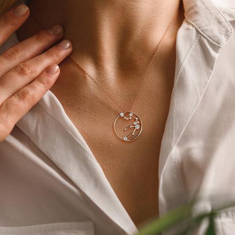 Dije Constelación de Acuario en Oro 18k con Diamantes