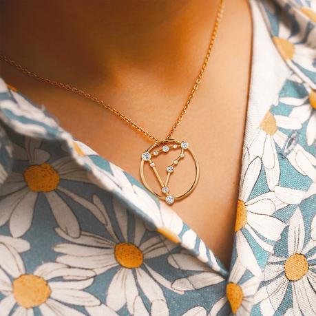 Dije Constelación de Capricornio en Oro 18k con Diamantes