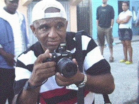 Fallece periodista Robert Vargas, tras  semanas en cuidados intensivos.