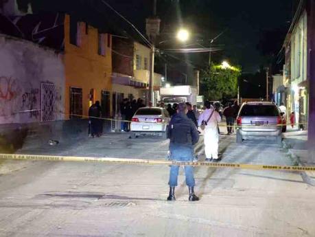 Dos muertos y un lesionado en la calle Roble en la Industrial Mexicana