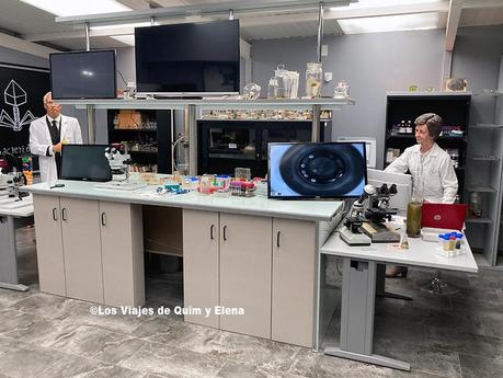 Laboratorio con Severo Ochoa y Margarita Salas