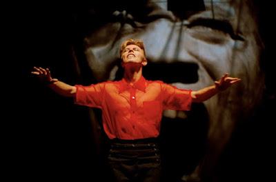 Moonage Daydream; David Bowie: un superhombre en fragmentos