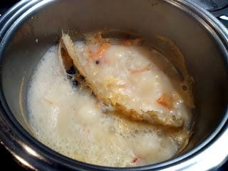 SOPA DE PESCADO CON ALGAS WAKAME Y CREMA DE LANGOSTINOS.