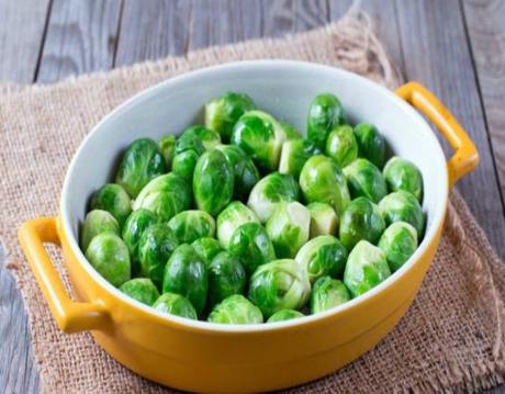 Coles de brúcelas al vapor en microondas