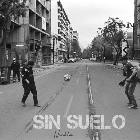 Niebla retrata la monotonía de la vida en clave post-punk en su nuevo single «Sin Suelo» 5d805afe-c38e-de29-c415-5d9ce07b4183