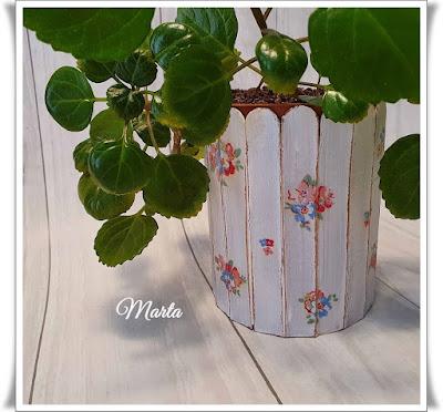 LATA RECICLADA EN MACETERO