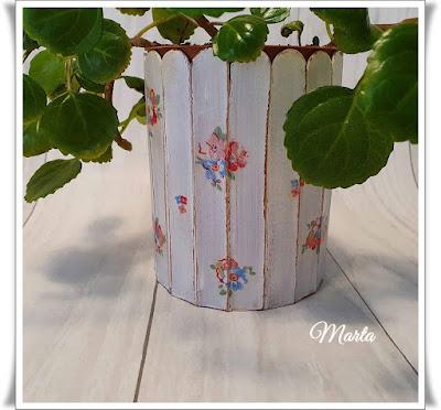 LATA RECICLADA EN MACETERO