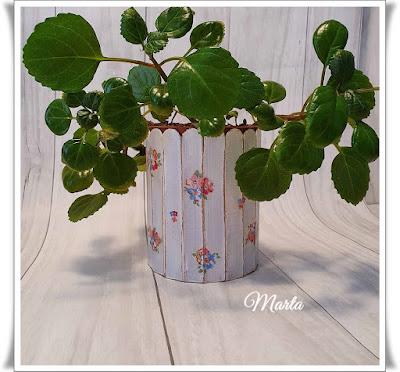 LATA RECICLADA EN MACETERO