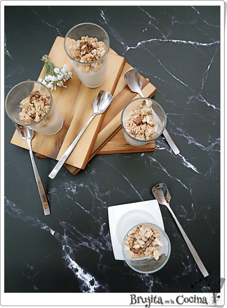 Mousse de yogur con granola Mousse de yogur con granola