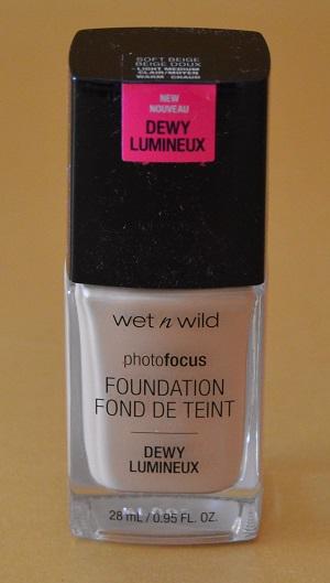 Base de maquillaje “Photo Focus Dewy Foundation” de WET’N’WILD