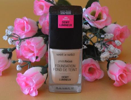 Base de maquillaje “Photo Focus Dewy Foundation” de WET’N’WILD