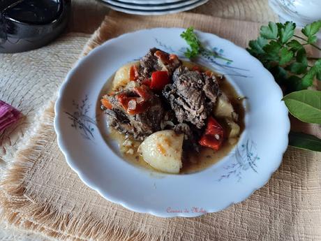 Jabalí con verduras, estilo casero