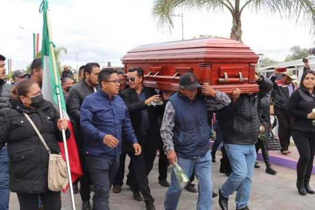 Dan el último adiós a Érika Briones