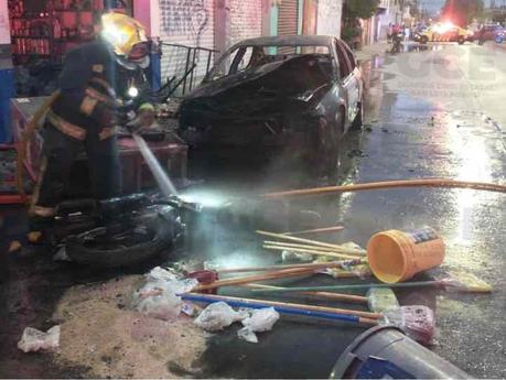 Se registra riña en la Progreso: un joven muerto y un incendio