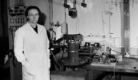 8 MUJERES GANADORAS DEL PREMIO NOBEL DE QUÍMICA (Hasta 2022) 8 MUJERES GANADORAS DEL PREMIO NOBEL DE QUÍMICA (Hasta 2022)