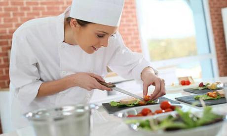 Nuevos cursos de turismo y hostelería gratuitos, que ofrece Fundae en Digitalízate Plus