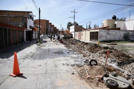 Inicia Interapas, reposición de la línea de drenaje en prados primer sección