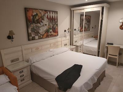 HOTEL VERSALLES (GRANJA DE ROCAMORA - ALICANTE)